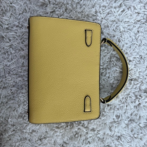 Coach - Picture 5 of 9